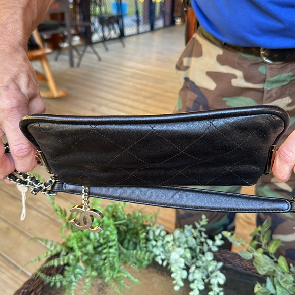 CHANEL LAMBSKIN POUCHETTE - Picture 7 of 8